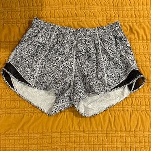 Lululemon 2.5” shorts